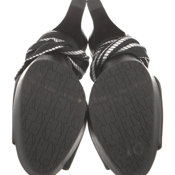 Diane von Furstenberg Leather Sandals - Picture 5 of 5